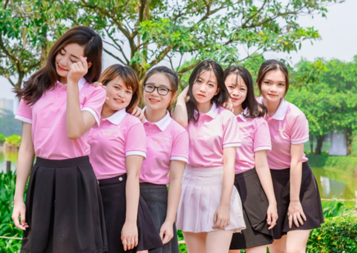 Mau ao lop co co mau hong