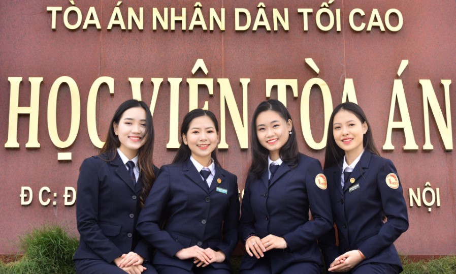 dong phuc cua cac truong dai hoc Viet Nam02