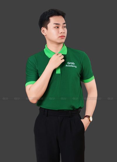 Áo có cổ đồng phục công ty màu xanh lá cây