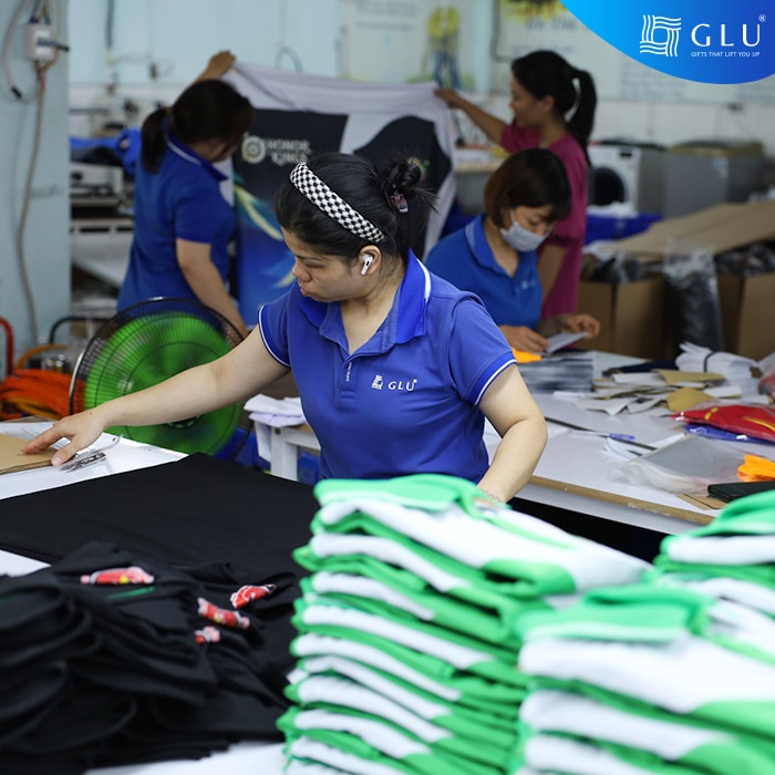 may đồng phục giá rẻ 12