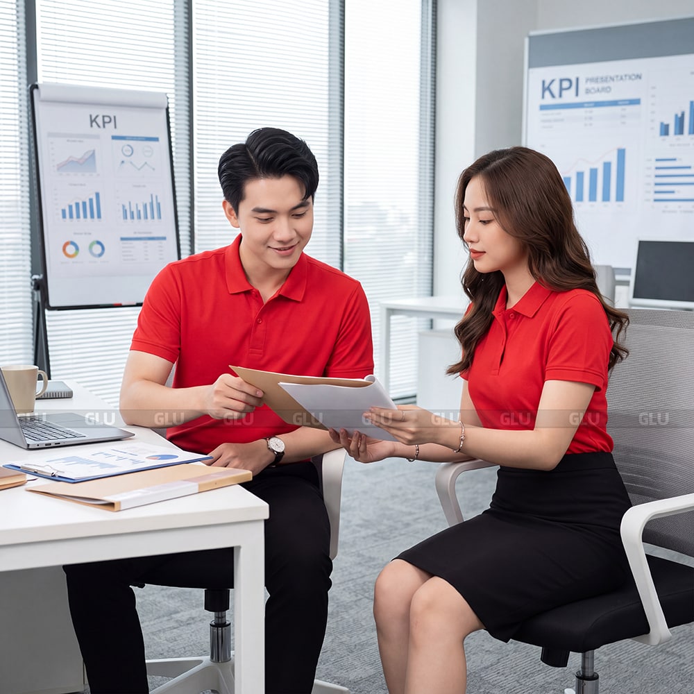 Áo thun polo cổ trụ đồng phục có sẵn màu đỏ thoải mái 3
